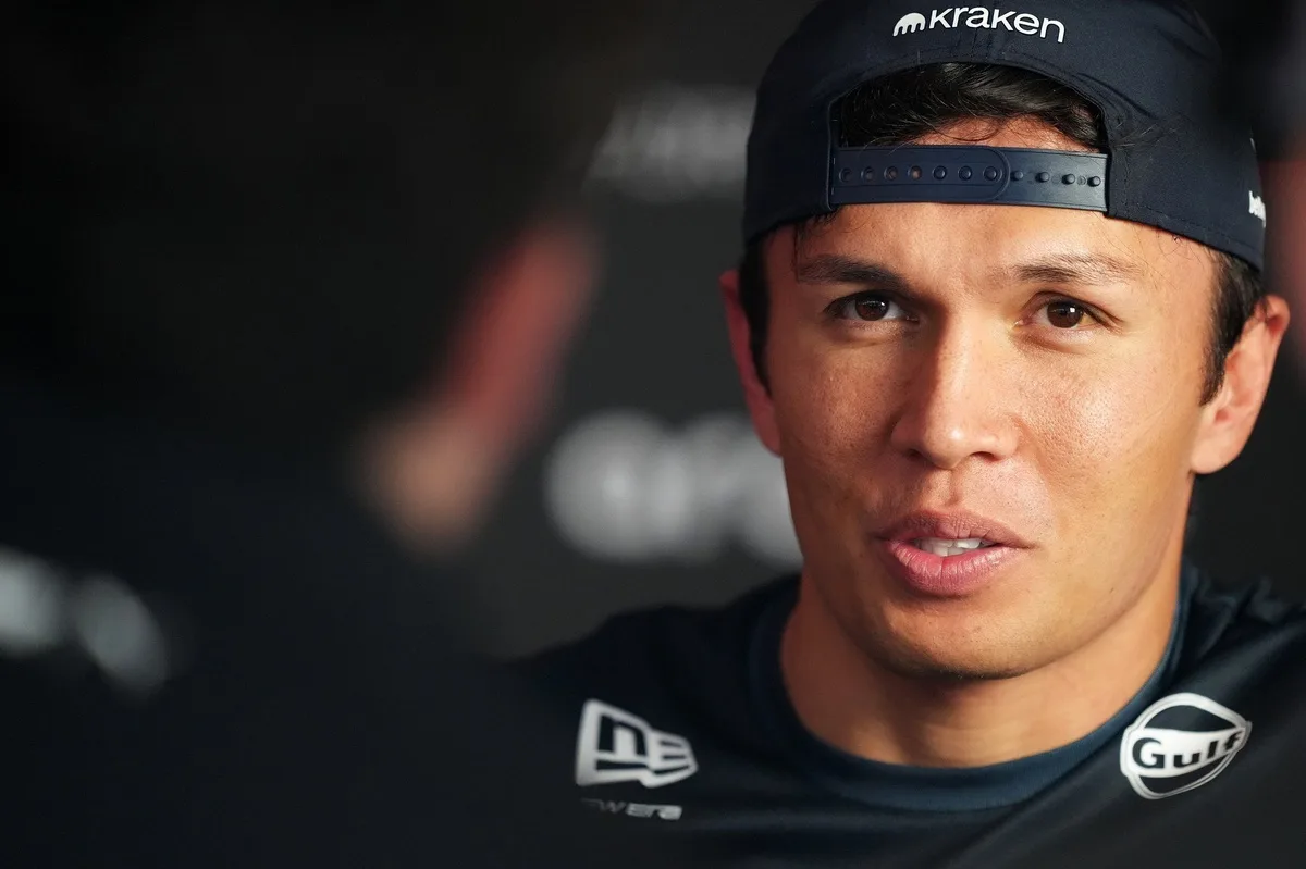 Alex Albon se queda en Williams hasta 2027 en la Fórmula 1