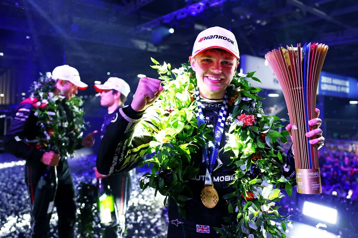 Taylor Barnard asegura su lugar en la Fórmula E con Fortescue Zero Racing